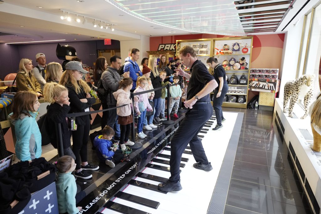 FAO Schwarz Celebrates 160 Years of Toys, Hosts Epic Birthday Party at  Rockefeller Center Store - aNb Media, Inc.